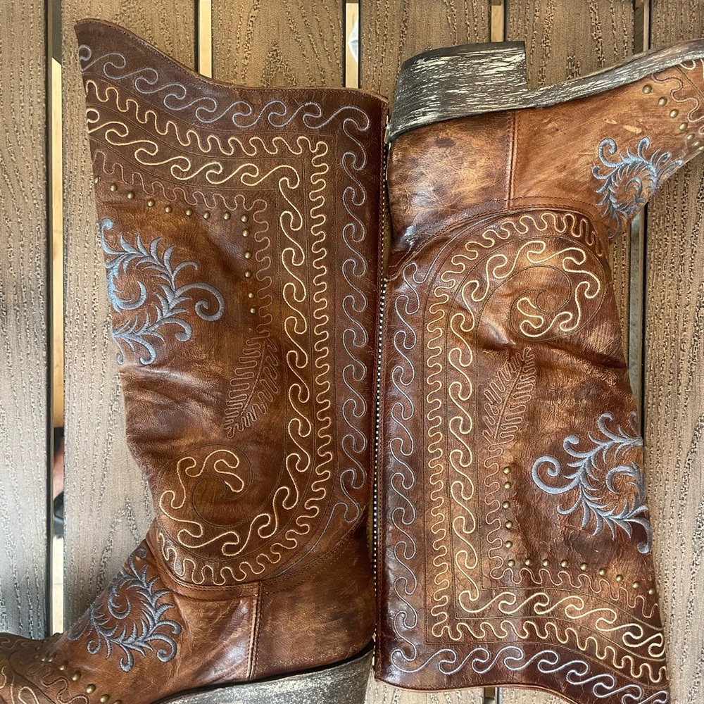 Old Gringo Brown and Blue Embroidered Boots - Picture 4 of 9